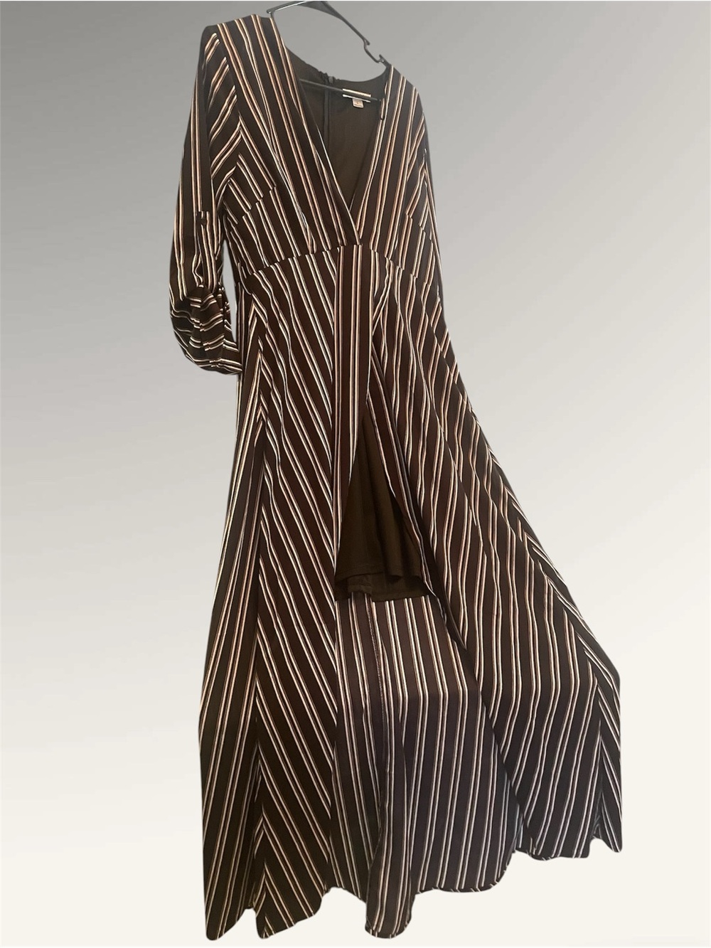 Striped V-Neck Maxi Dress - Black/White/Brown size large like new